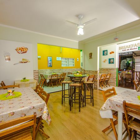 Hotel E Pousada Caroline Фос-ду-Іґуасу Екстер'єр фото
