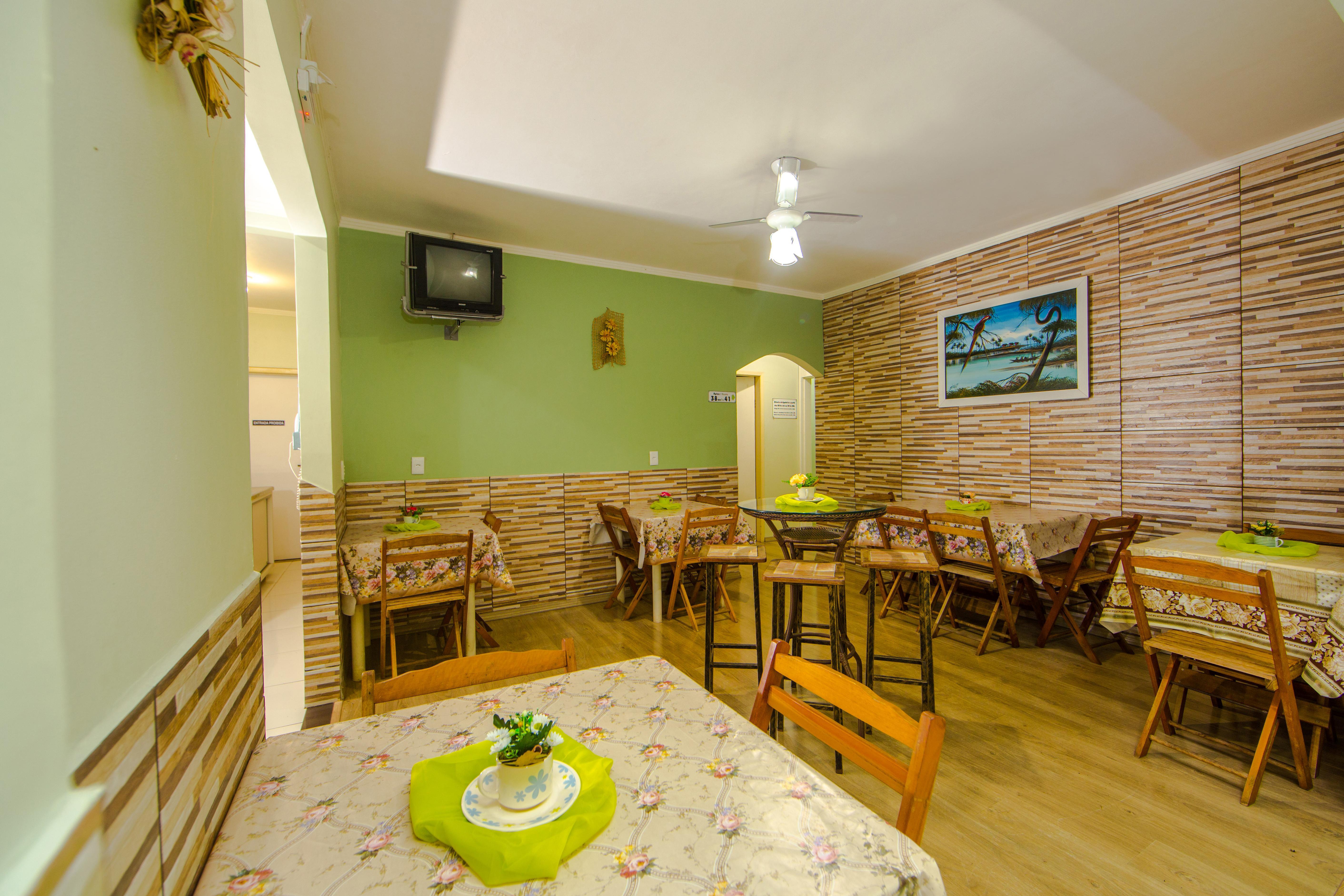 Hotel E Pousada Caroline Фос-ду-Іґуасу Екстер'єр фото